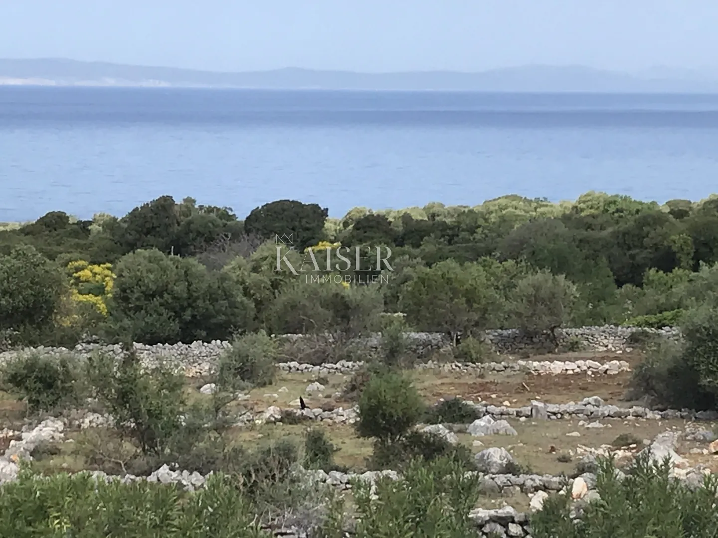 pag - teren s idejnim projektom na samo 500m od mora - slika 2