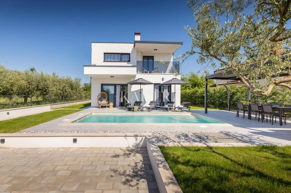istra, poreč, vila s bazenom i pogledom na more - slika 3