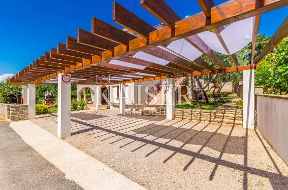 otok krk, pinezići - samostojeća kuća 410m2 - slika 7