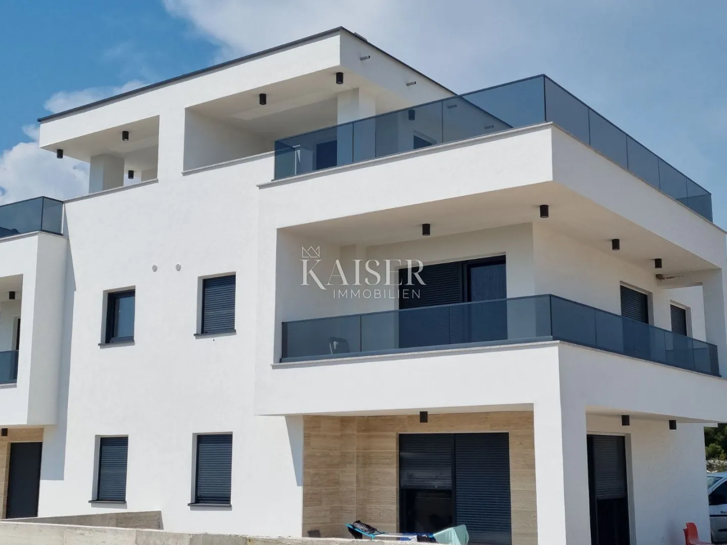vodice, srima- dvojna kuća s bazenom 250m od mora - slika 2