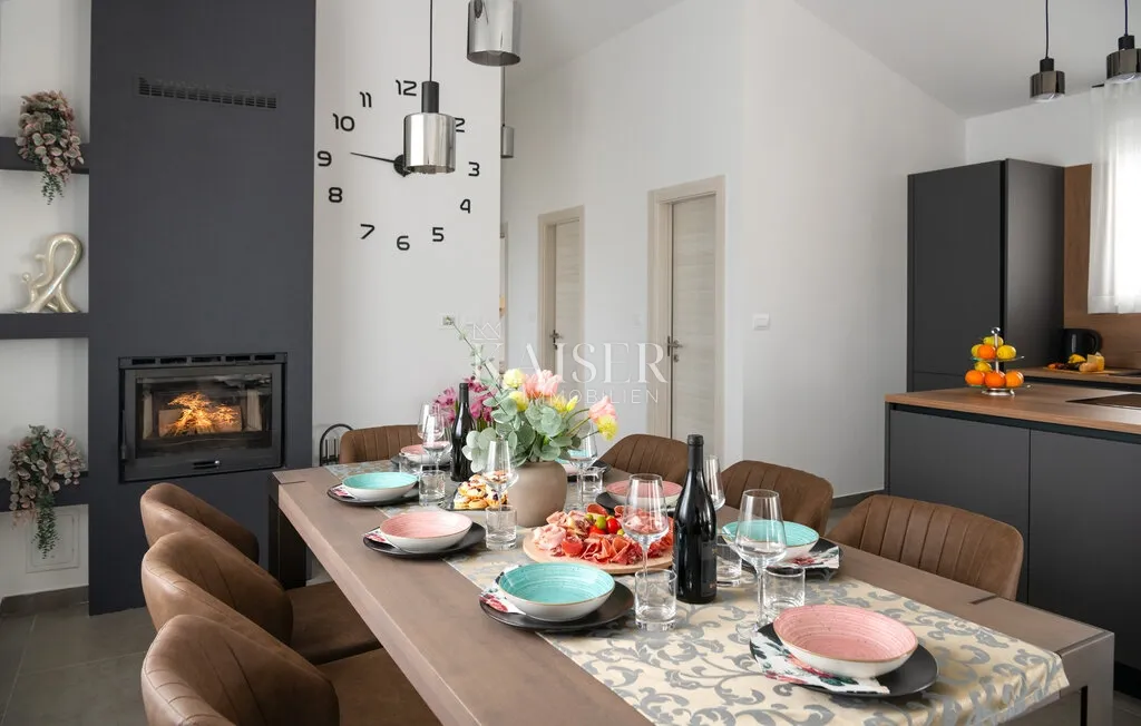 istra, loborika- moderna prizemnica 150m2 s bazenom - slika 8
