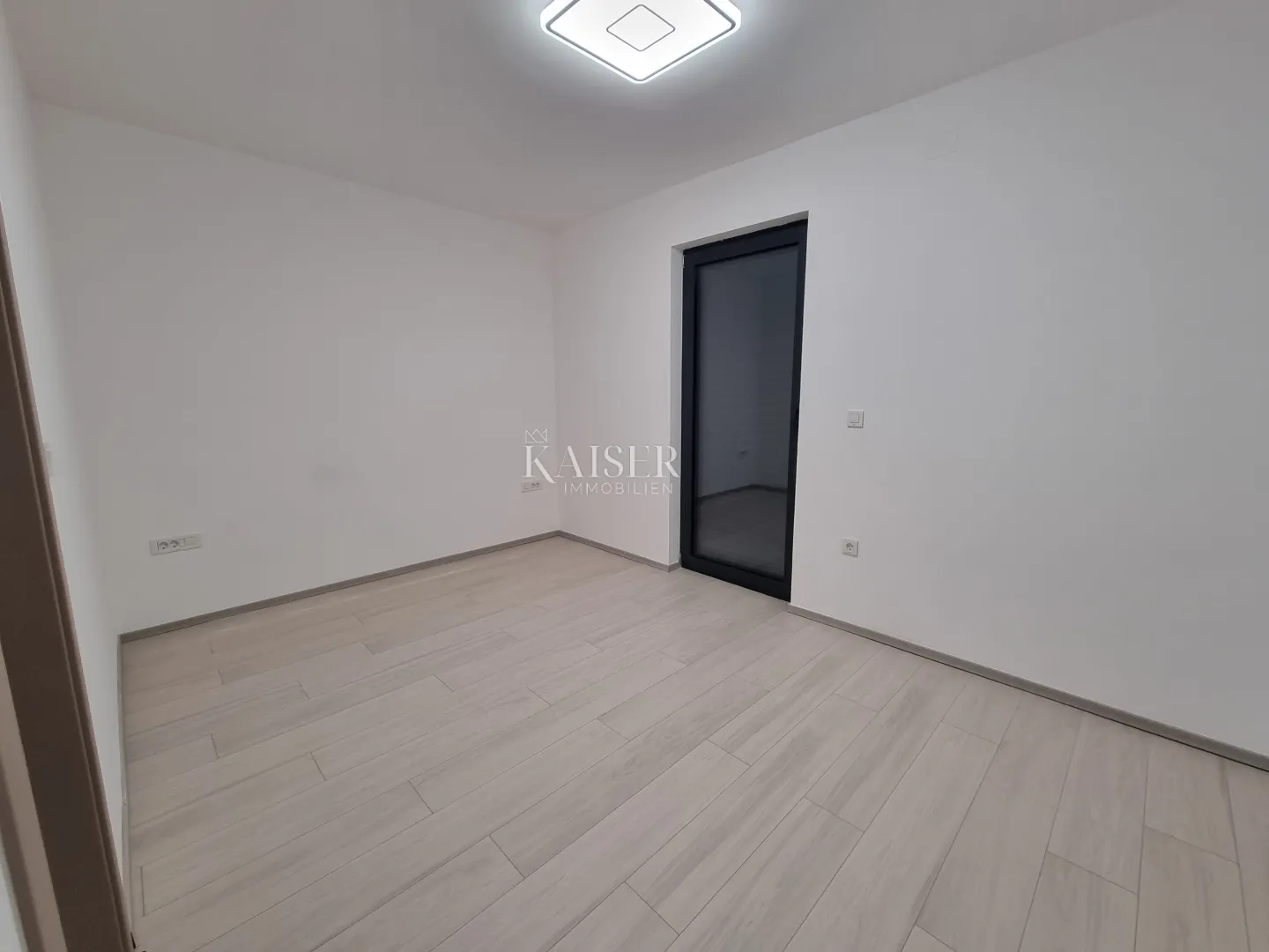 novi vinodolski, klenovica - 2s + db, prvi red do mora - slika 6