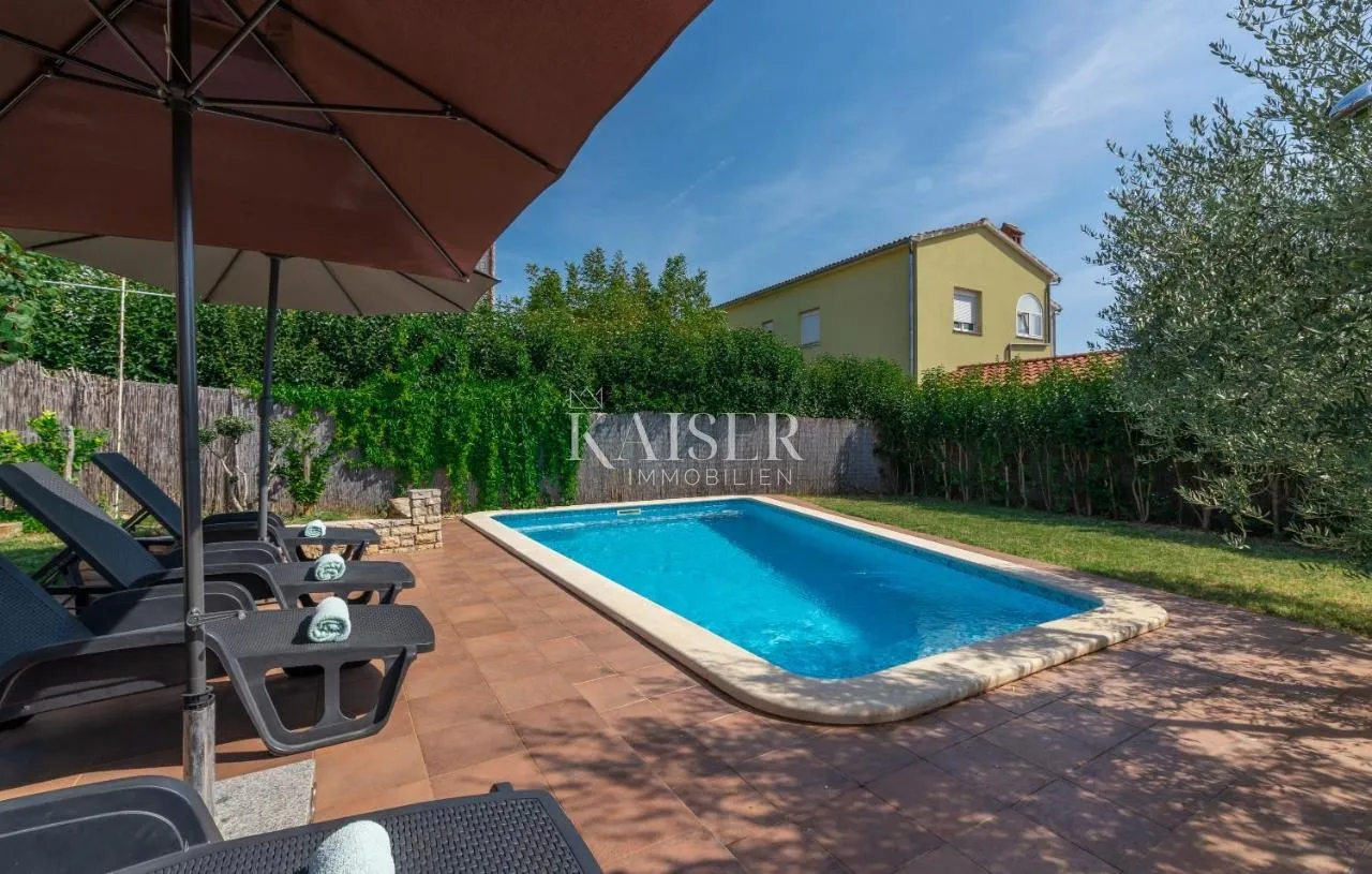 istra, novigrad - vila 131m2, s bazenom i velikom okućnicom, za dugoročni najam - slika 5