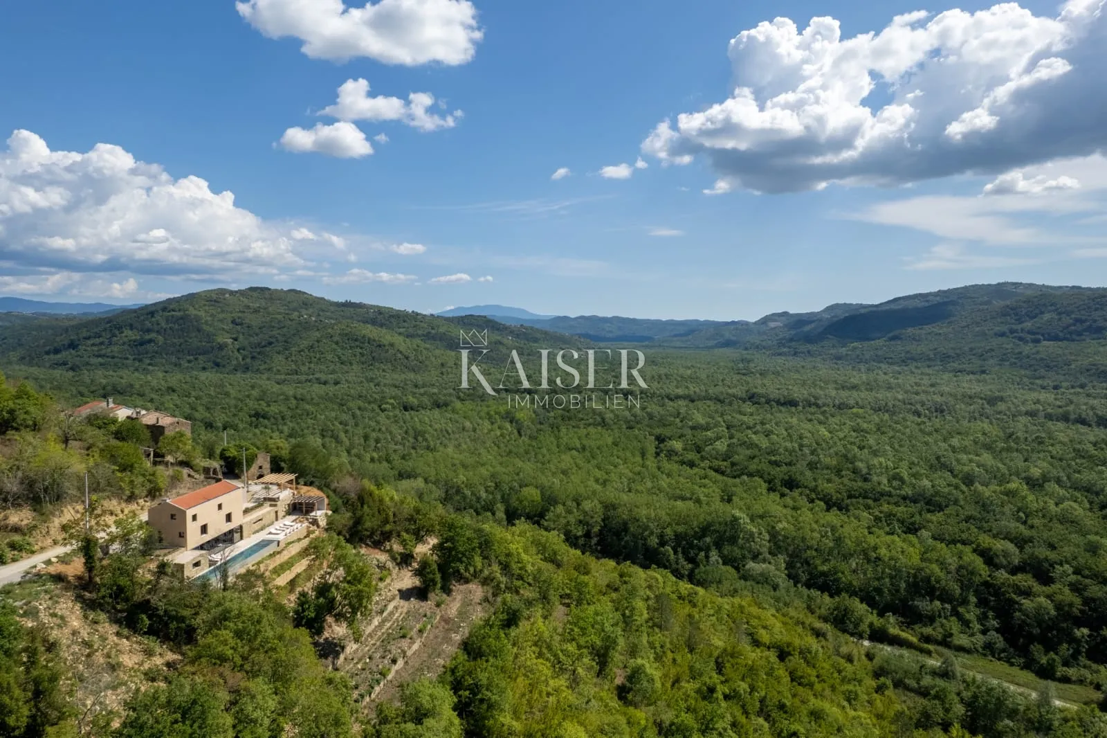 istra, motovun - moderna vila s pogledom na motovun - slika 22