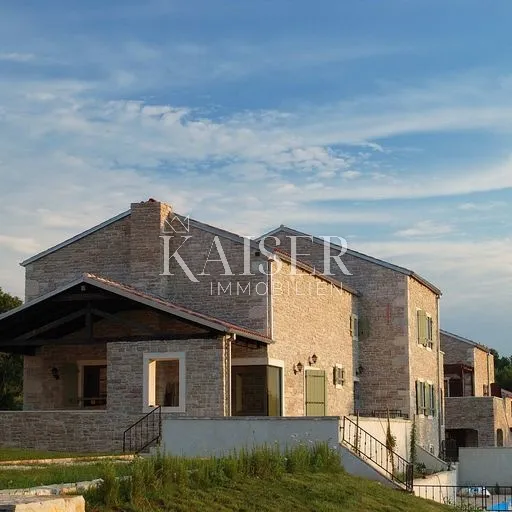 istra, motovun- okolica, kamena kuća - slika 10