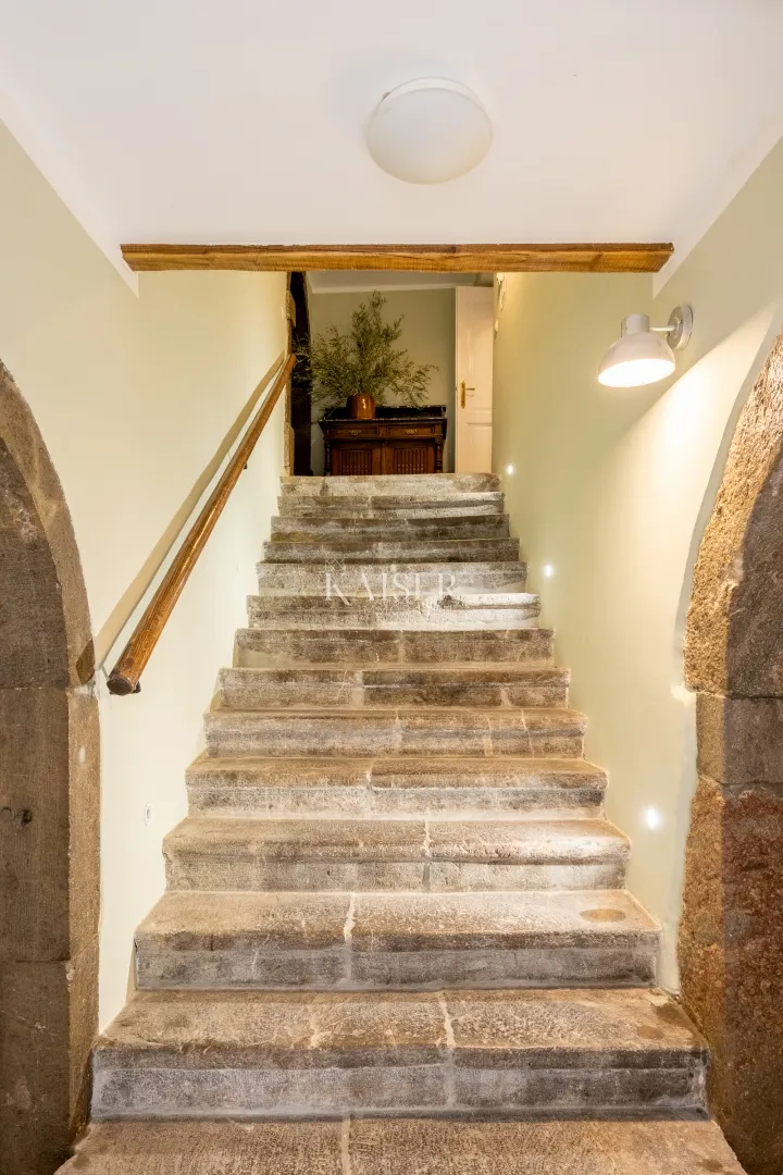 ekskluzivna vila u srcu lovrana – spoj elegancije, lokacije i doživljaja - slika 36