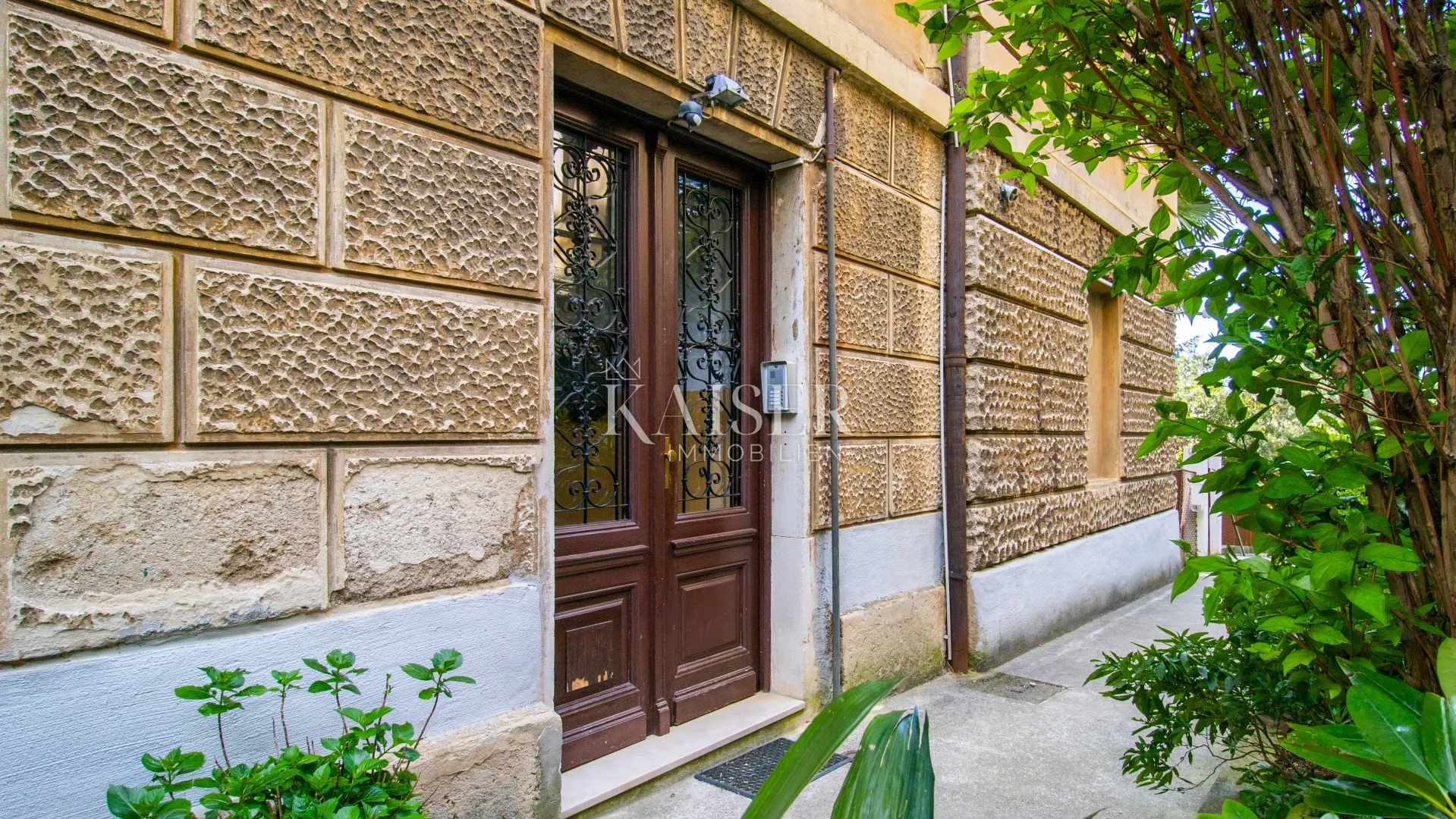 rijeka, bulevard, gospodski stan s okućnicom - slika 19