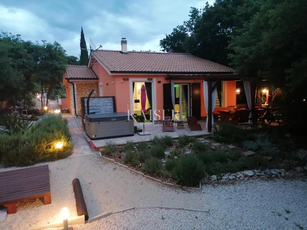 Otok Krk, Kras - šarmantna kuća okružena prirodom - Kras, Dobrinj