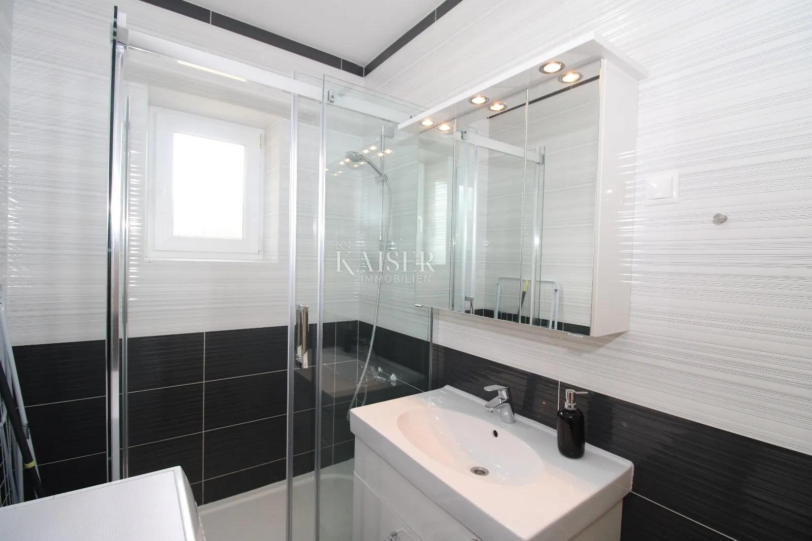 vrbnik, otok krk- apartman 93m2 s pogledom na more - slika 13