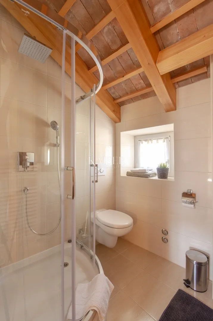 istra, rovinj okolica- šarmantna kamena kuća 170m2 s bazenom - slika 30
