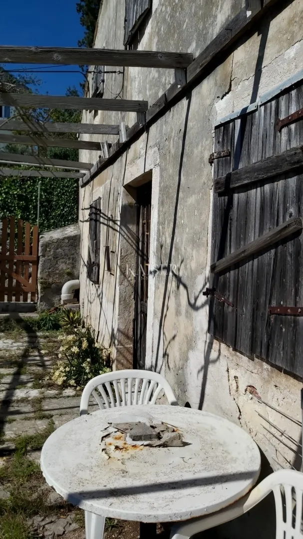 mali lošinj - kamena kuća s pomoćnim objektom i dvorištem - slika 2