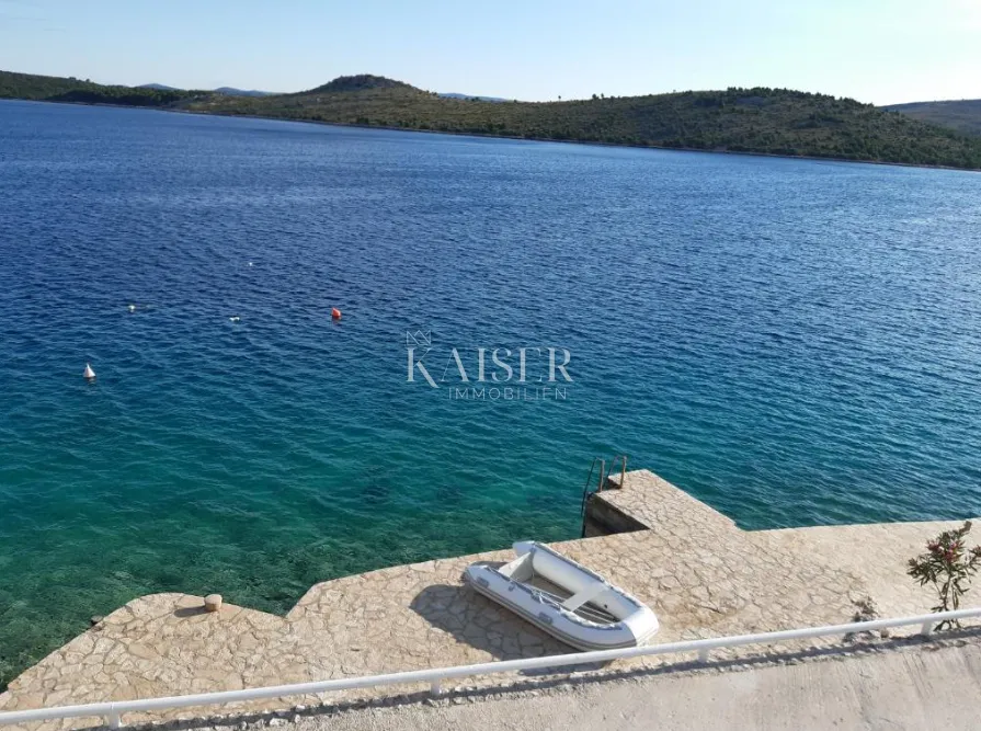 šibenik - kuća prvi red do mora - slika 18