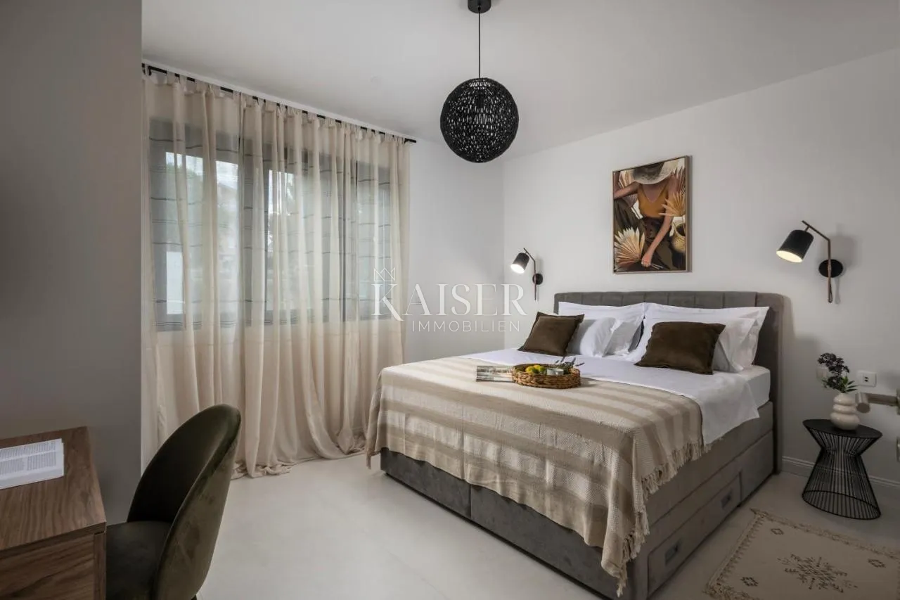 zadar, pridraga - moderna vila s bazenom, drugi red do mora - slika 24
