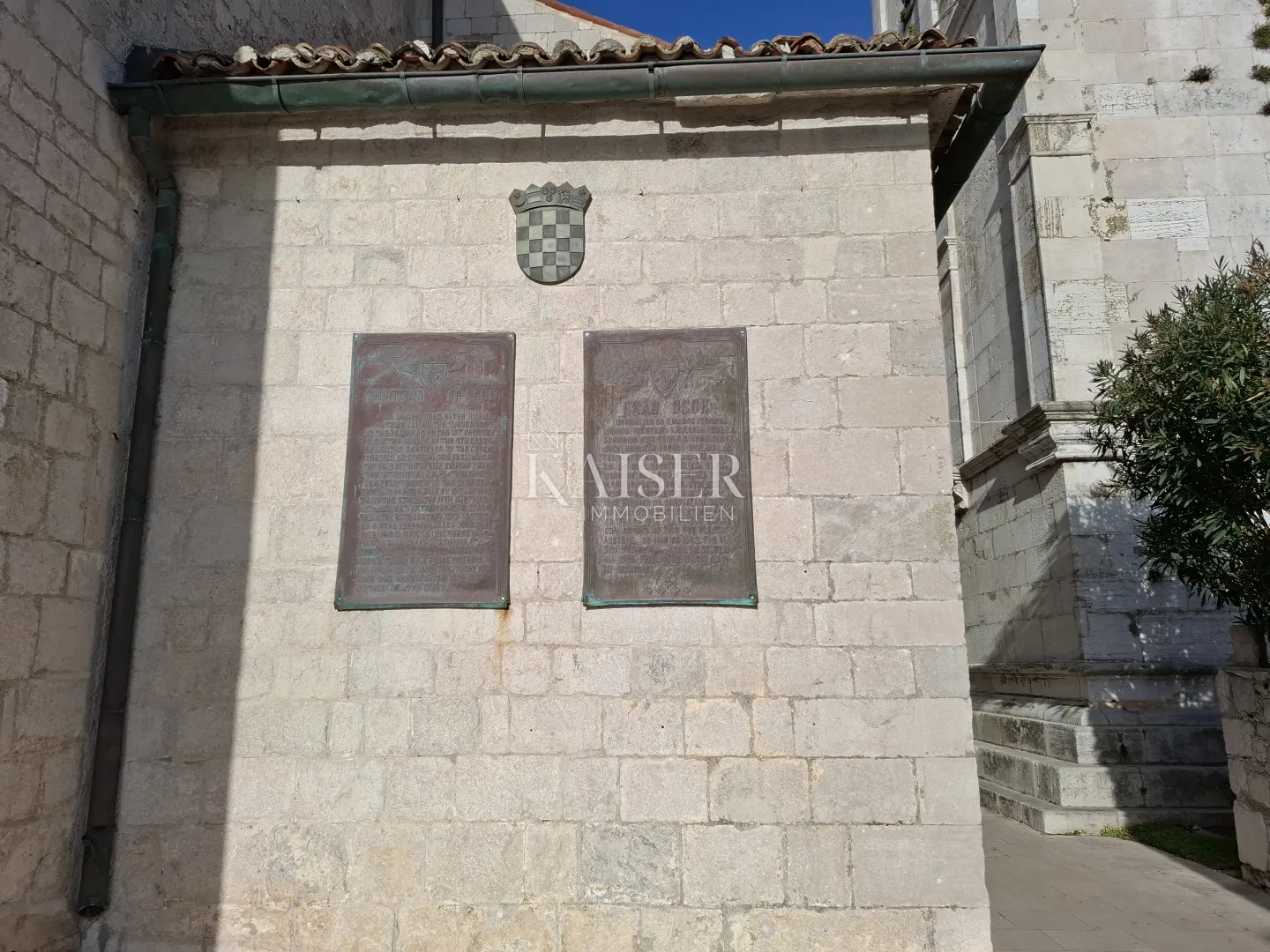 otok cres-lošinj, osor, troetažni stan 148 m2 - slika 23