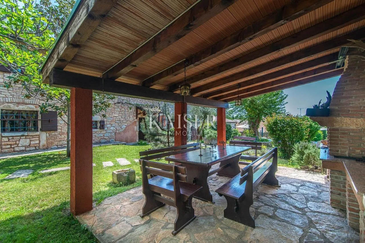 istra - žminj - kamena vila s bazenom, 350 m2 - slika 2