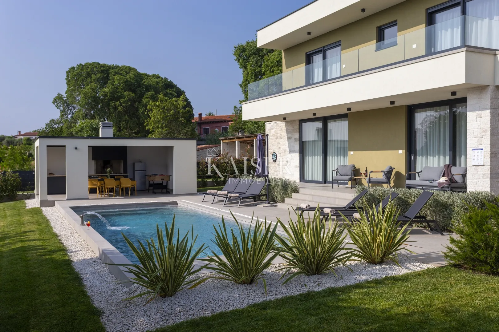 istra, svetvinčenat - moderna vila s bazenom - slika 2