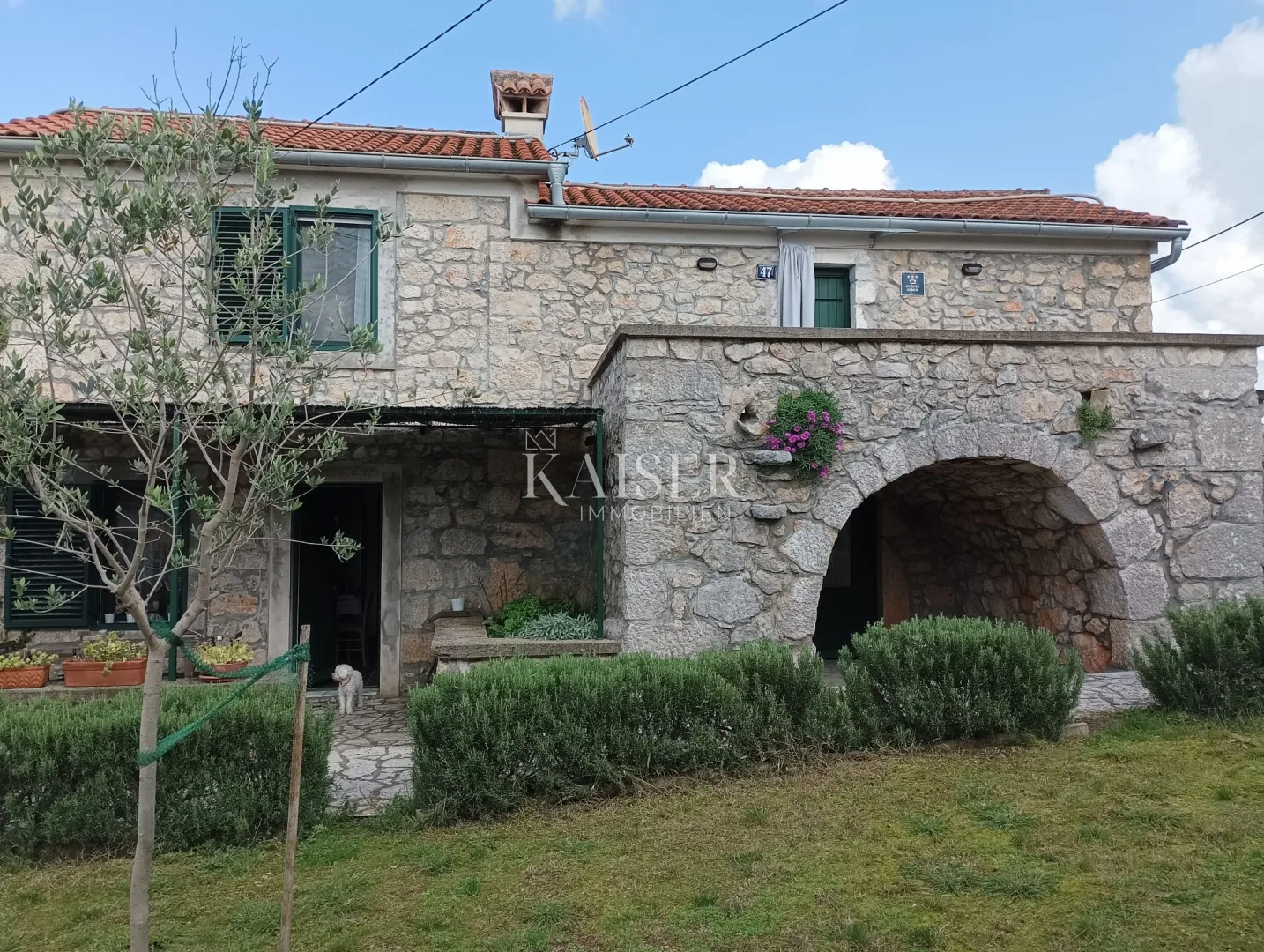 malinska, rasopasno, autohtona renovirana kamena kuća s bazenom i okućnicom - slika 2