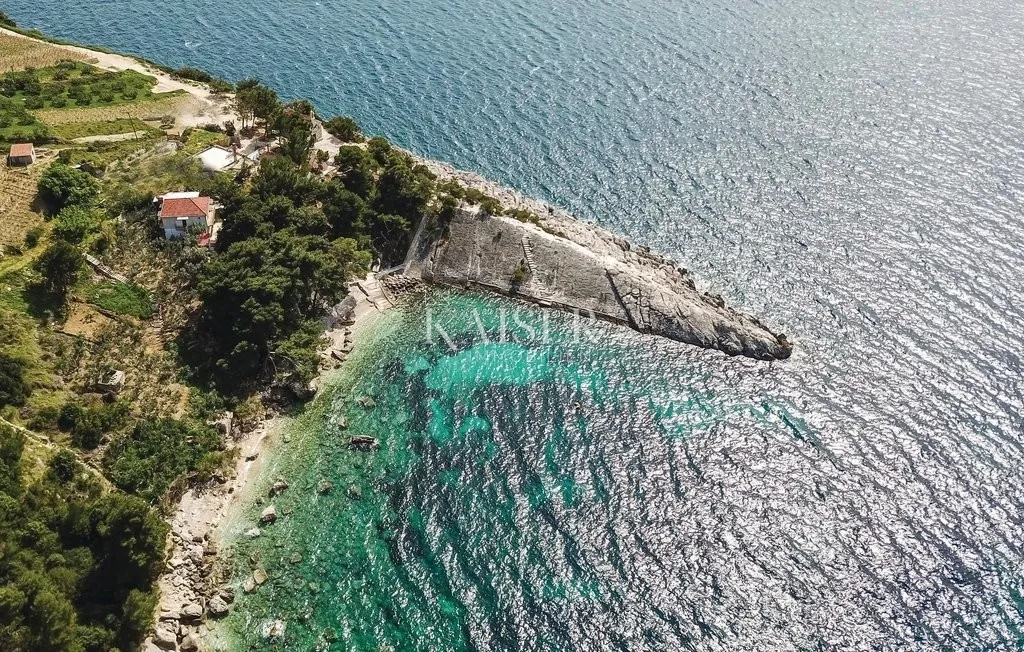 otok hvar - kuća prvi red do mora - slika 12