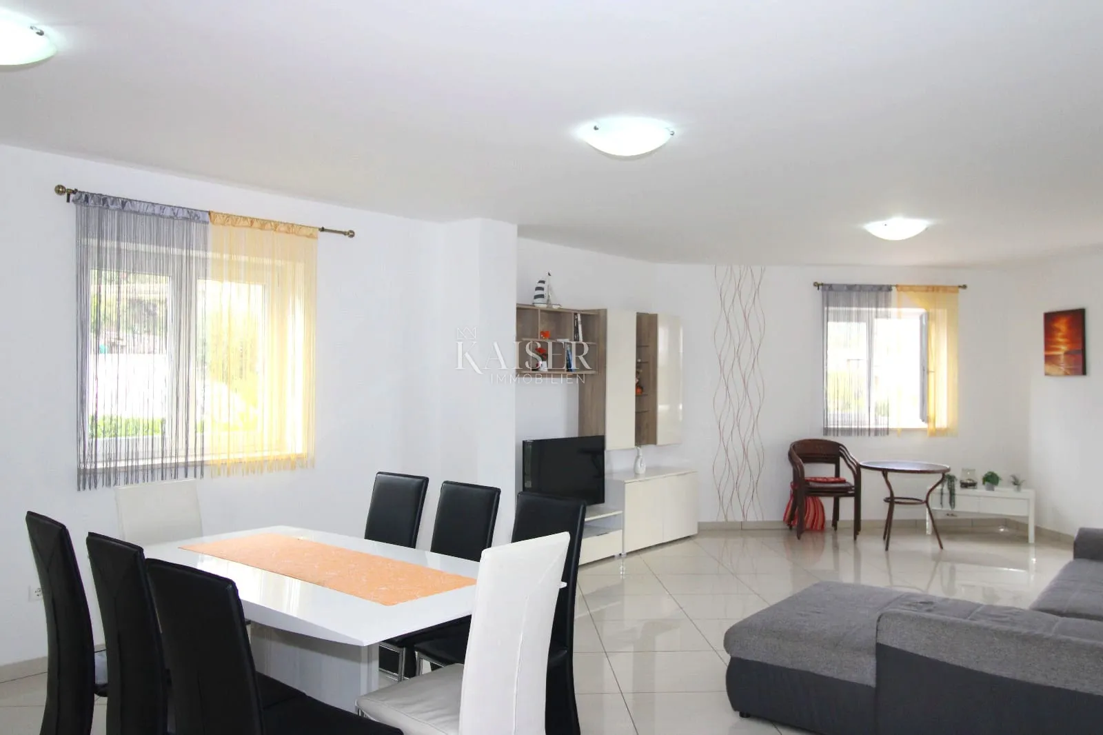 vrbnik, otok krk- apartman 93m2 s pogledom na more - slika 4