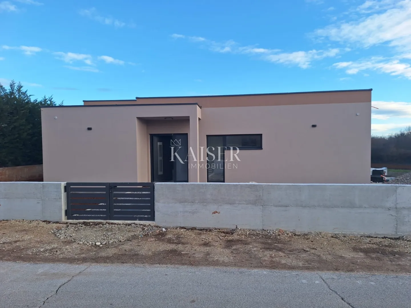 Istra, Svetvinčenat - samostojeća kuća s bazenom
