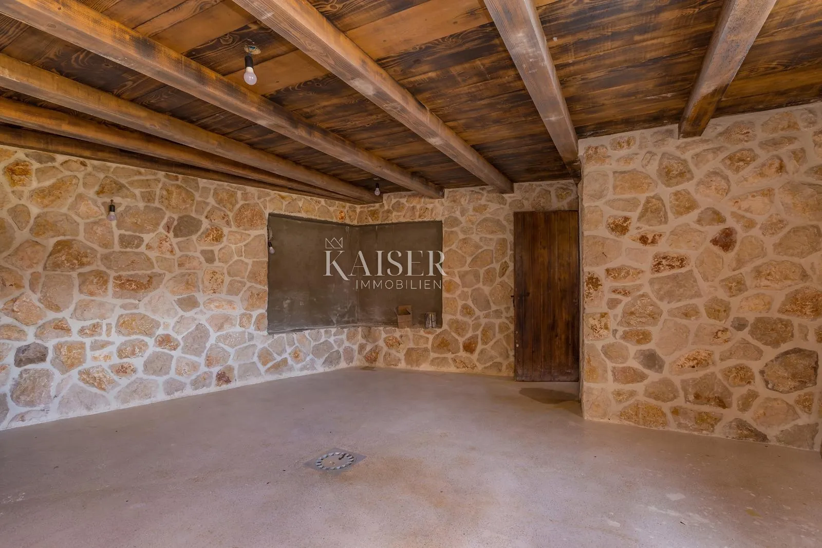 otok krk, okolica dobrinja - impresivna kamena kuća s bazenom, 220 m2 - slika 8