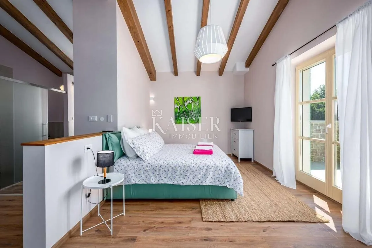 istra - pazin, okolica - vila s bazenom, 230 m2 - slika 10