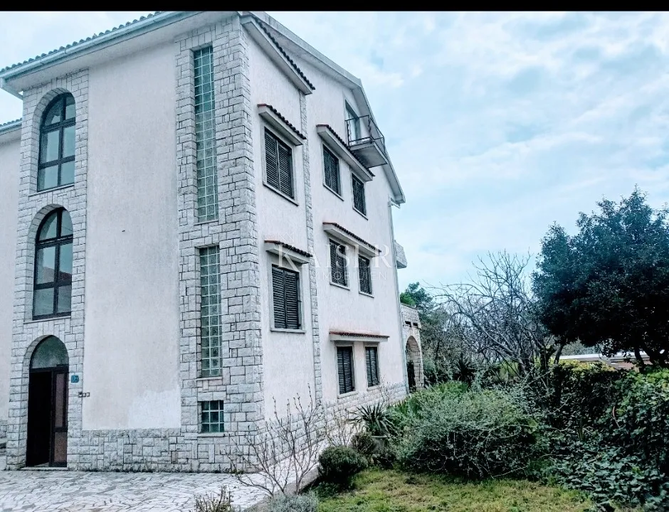 Rijeka, Pehlin, stan na drugom katu kuće plus potkrovlje