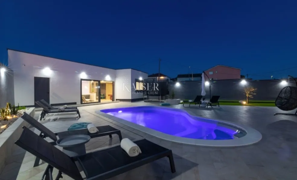 novi vinodolski - villa sa bazenom 300m2 - slika 33