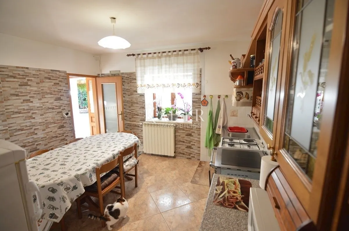 istra, grožnjan okolica - samostojeća kuća 396m2 sa potencijalom - slika 10