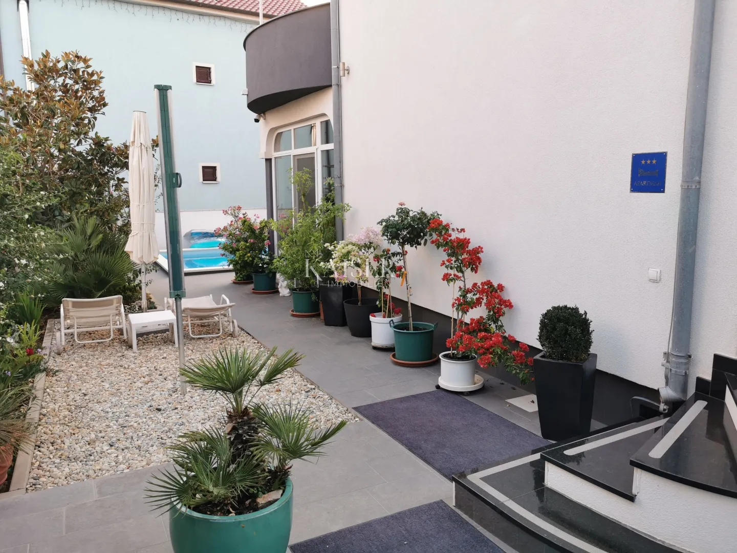 zadar, okolica - luksuzna vila sa uhodanim poslovanjem - slika 4