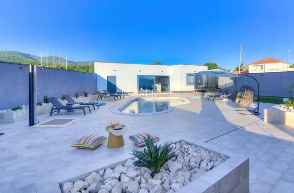 novi vinodolski - villa sa bazenom 300m2 - slika 3