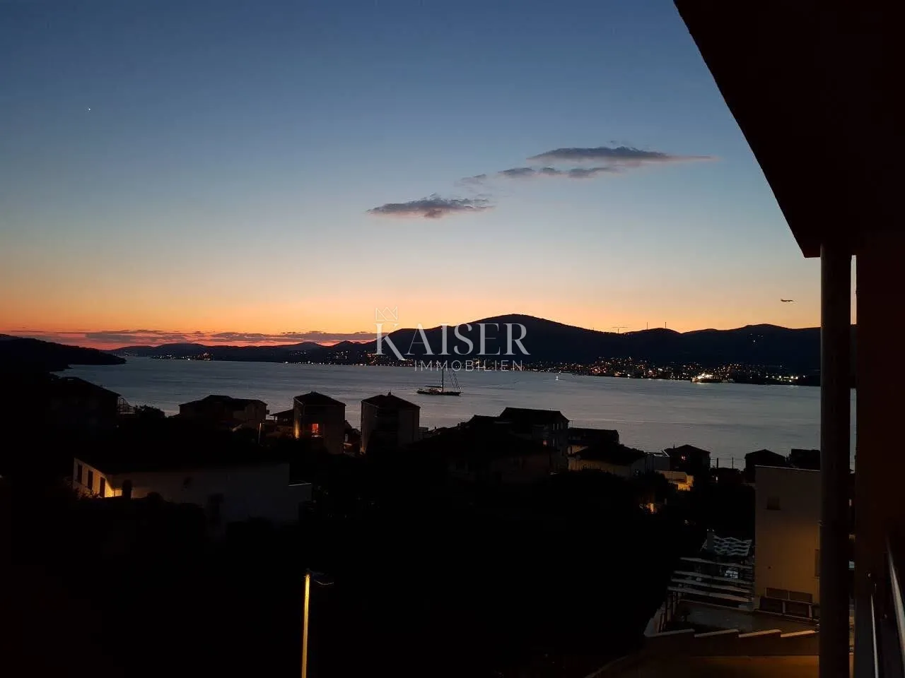 trogir,čiovo- trosoban stan (93 m2) s pogledom na more, blizu plaže - slika 4