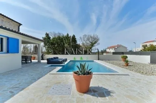 zadar, privlaka – elegantna samostojeća kuća s bazenom u dalmatinskom stilu - slika 33