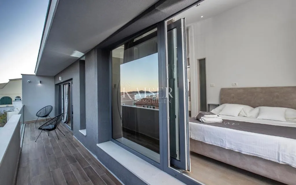šibenik-rogoznica – luksuzna vila s bazenom, 4 apartmana, tradicionalnom konobom i panoramskim pogledom na more - slika 12