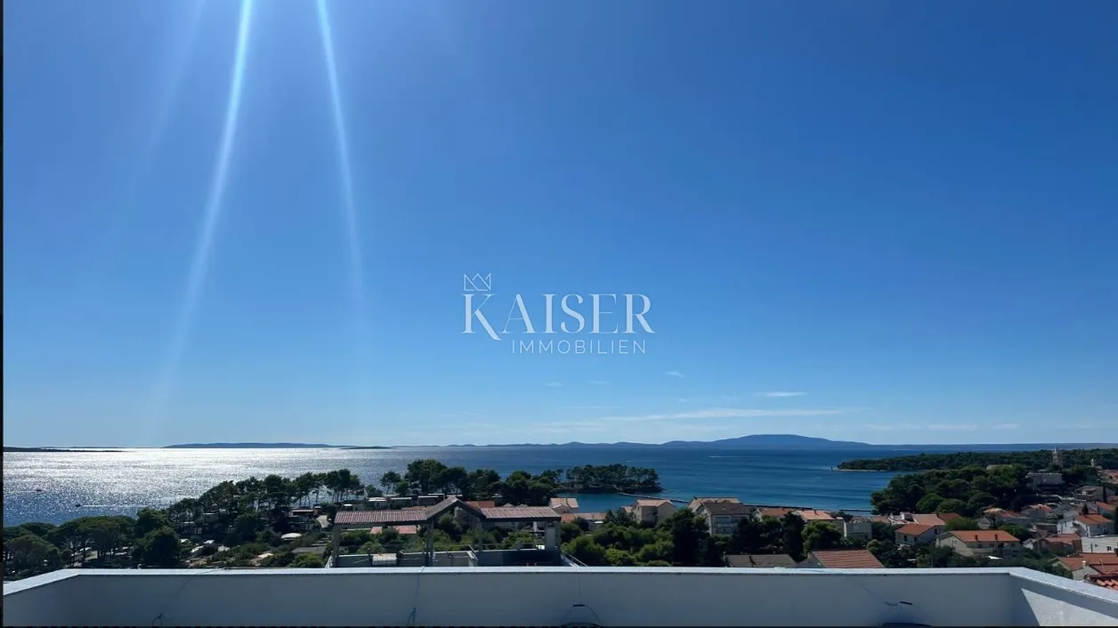 rab, banjol- penthouse sa krovnom terasom i panoramskim pogledom - slika 1