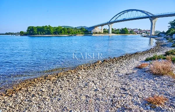 Ugljan, Kukljica - građevinsko zemljište u blizini mosta Ždrelac
