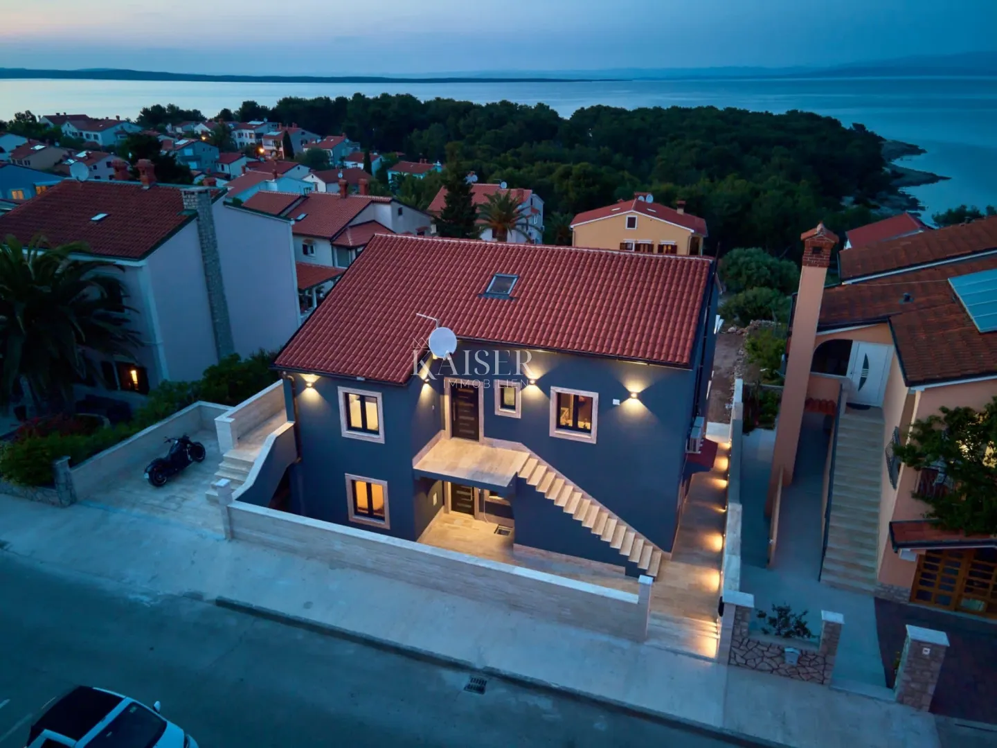 mali lošinj - luksuzna kuća sa 6 apartmana - slika 2