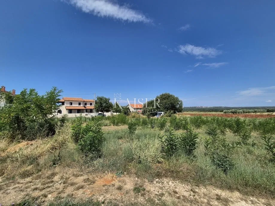 istra, poreč - građevinsko zemljište 3 km od mora - slika 2