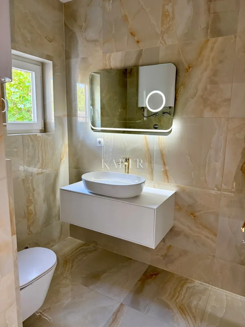 otok cres, cres - kuća sa 4 stana, 288m2, 50m od mora sa prekrasnim pogledom - slika 19