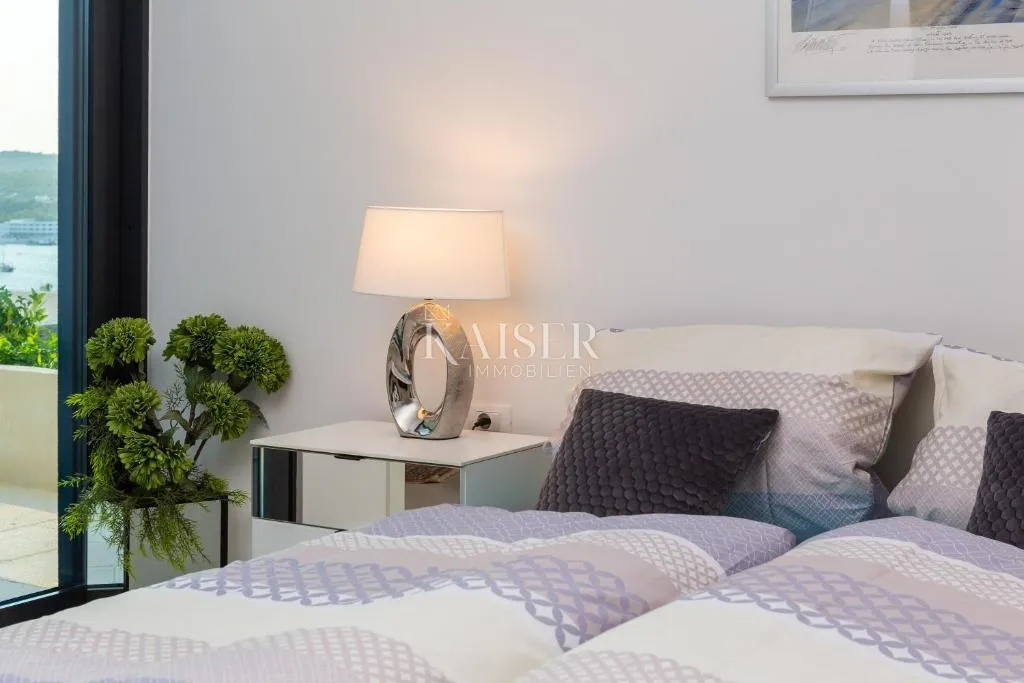 šibenik-rogoznica – moderna luksuzna vila s panoramskim pogledom na more i infinity bazenom - slika 24