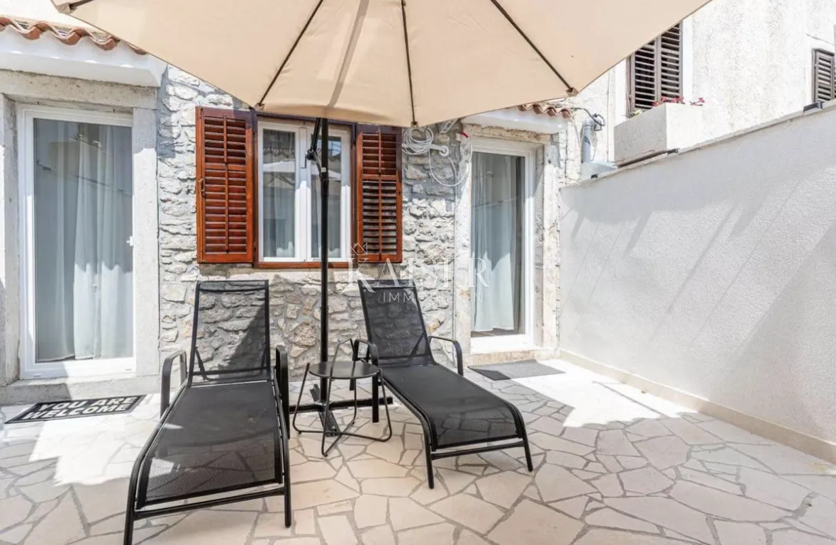 cres, uređen apartman s jacuzzijem u srcu stare gradske jezgre - slika 10