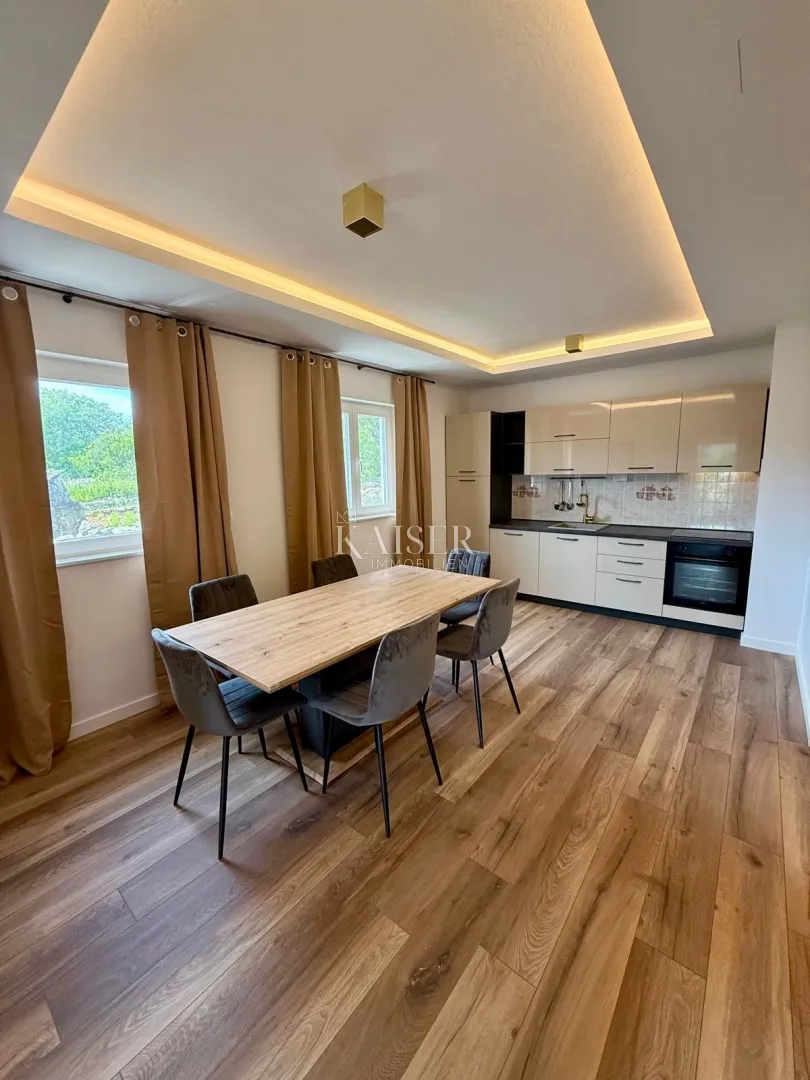 otok cres, cres - kuća sa 4 stana, 288m2, 50m od mora sa prekrasnim pogledom - slika 12