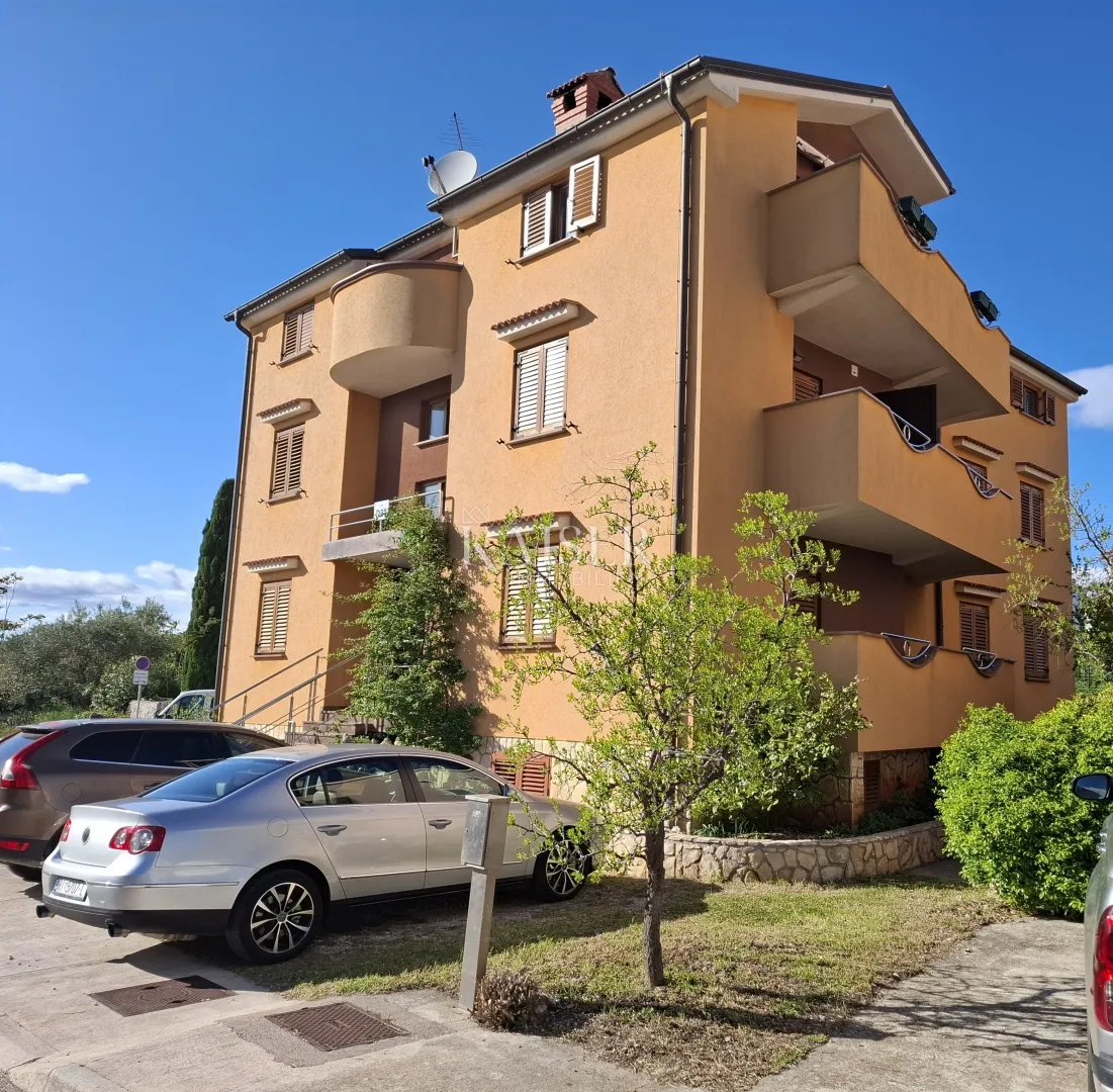 otok cres, cres, kuća sa više apartmana - slika 3
