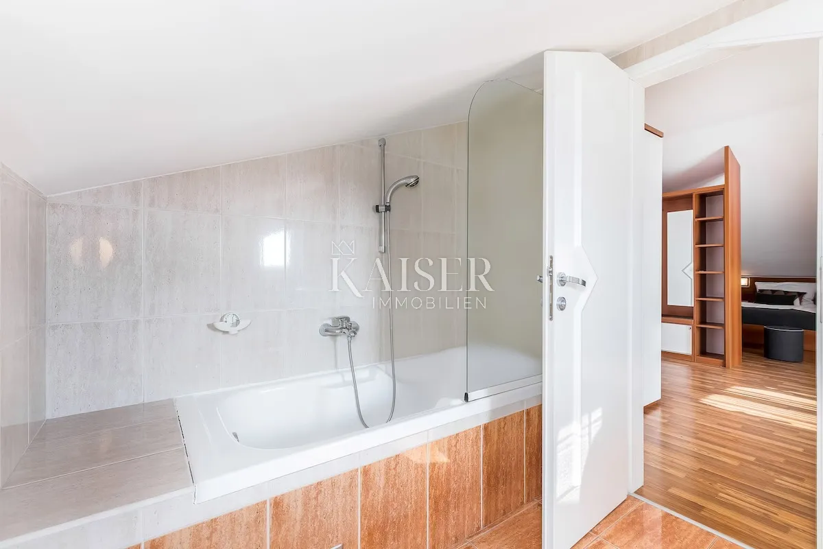 lovran – apartmanska vila s velikim zemljištem i projektom za boutique hotel - slika 19