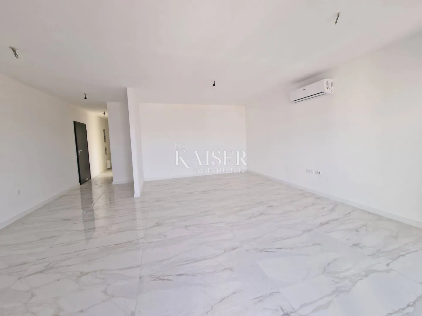 okrug gornji, čiovo - luksuzni penthouse s krovnom terasom i panoramskim pogledom na more - slika 26