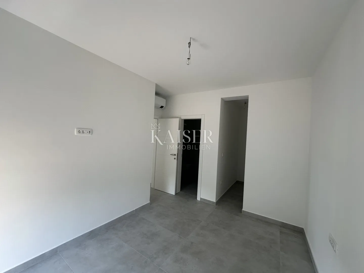 zadar; kožino-stan 135 m2 s bazenom uz more - slika 18