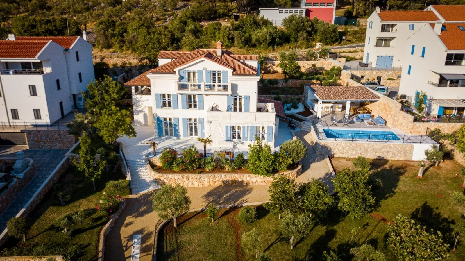 cres - predivna vila s bazenom - slika 1