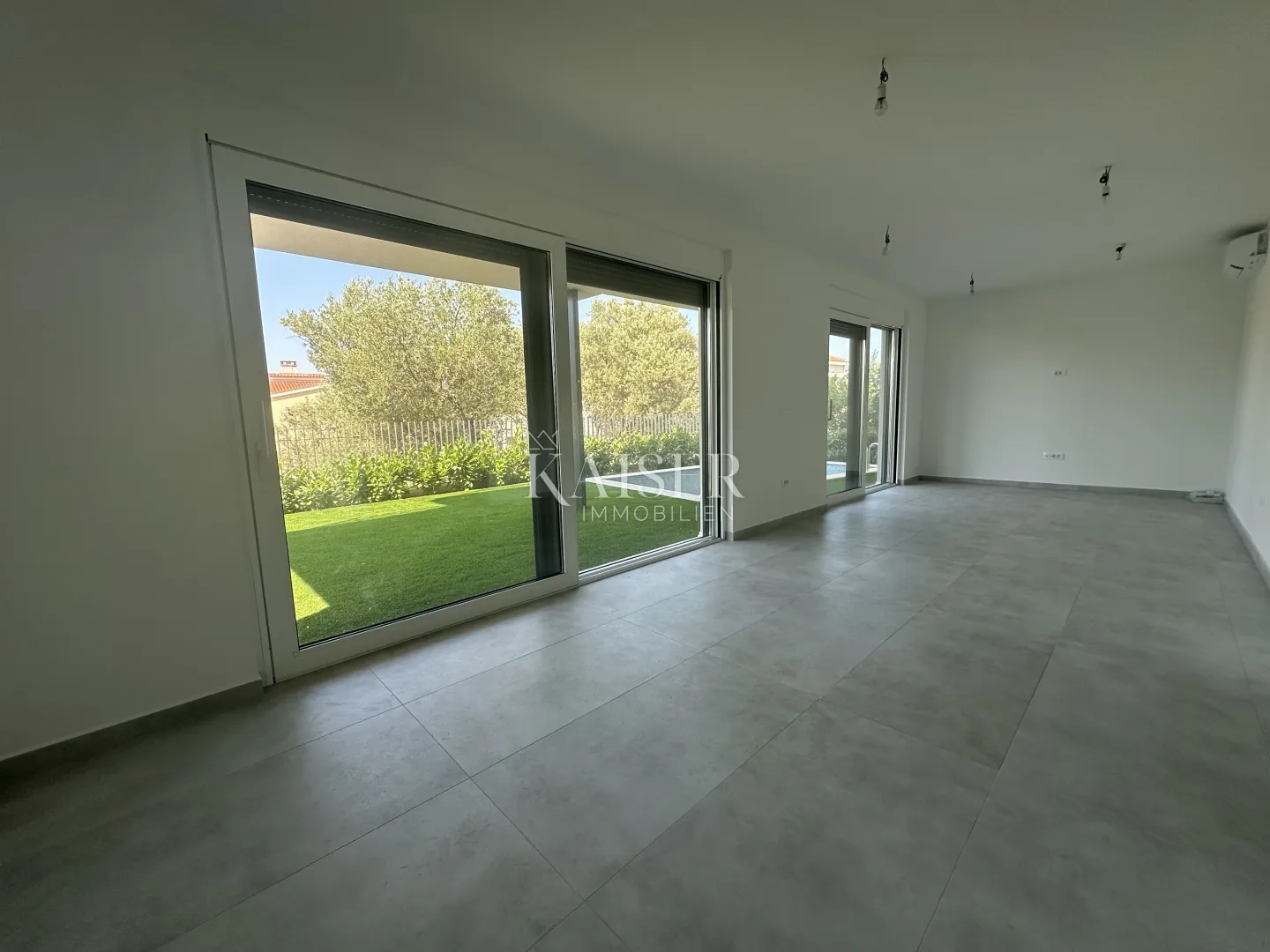 zadar; kožino-stan 135 m2 s bazenom uz more - slika 12
