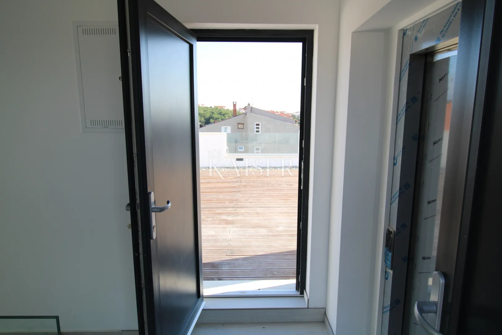 zadar- penthouse s krovnom terasom i pogledom na more - slika 9