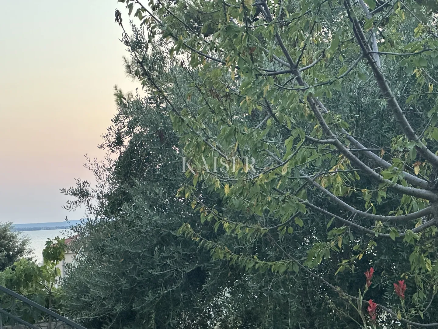 zadar, diklo - građevinsko zemljište, 250 m od mora i plaže. - slika 3